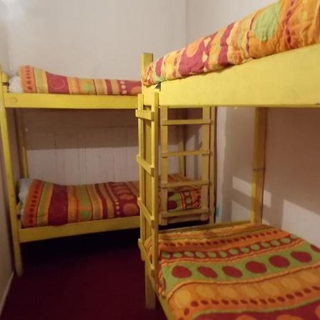 פואנטה ארנס Hostal Backpackers Paradise Hostel מראה חיצוני תמונה