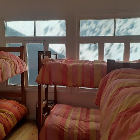 פואנטה ארנס Hostal Backpackers Paradise Hostel מראה חיצוני תמונה