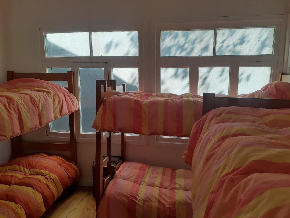 פואנטה ארנס Hostal Backpackers Paradise Hostel מראה חיצוני תמונה